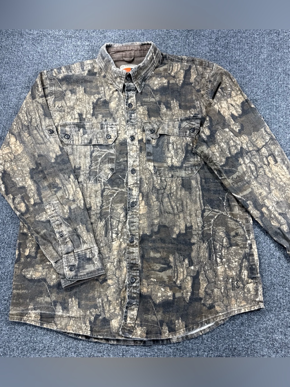 Magellan Outdoors Hunt Gear Men’s Button-down Shirt Camo Mossy Oak Long Sleeve M